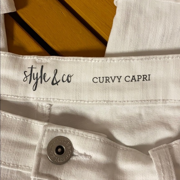 White Curvy Capri Jeans Sz 6 - Picture 4 of 5